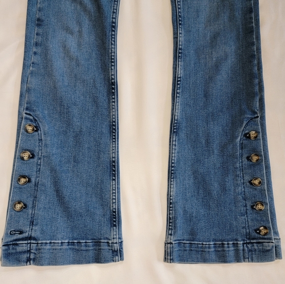 Anthropologie Pilcro Mid / High Rise Boot Cut Buttoned Slit Flare Jeans sz 25 - Picture 6 of 16
